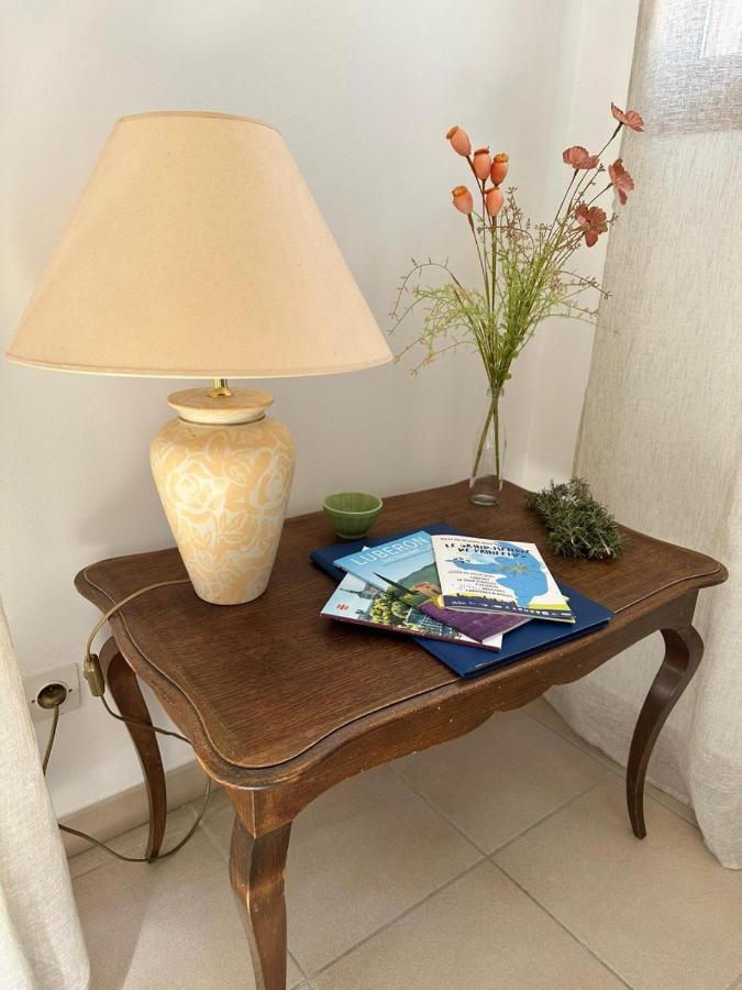 Bed and Breakfast Les Cigales Villelaure Esterno foto
