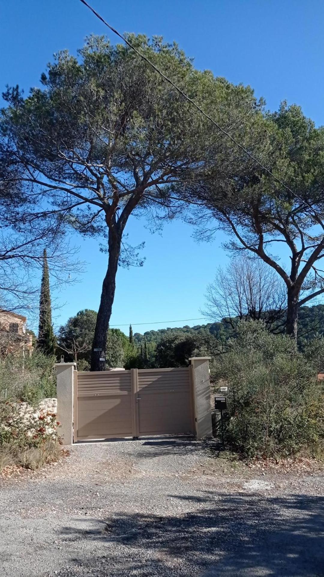 Bed and Breakfast Les Cigales Villelaure Esterno foto