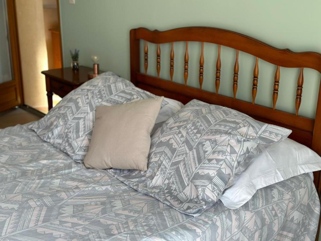 Bed and Breakfast Les Cigales Villelaure Esterno foto